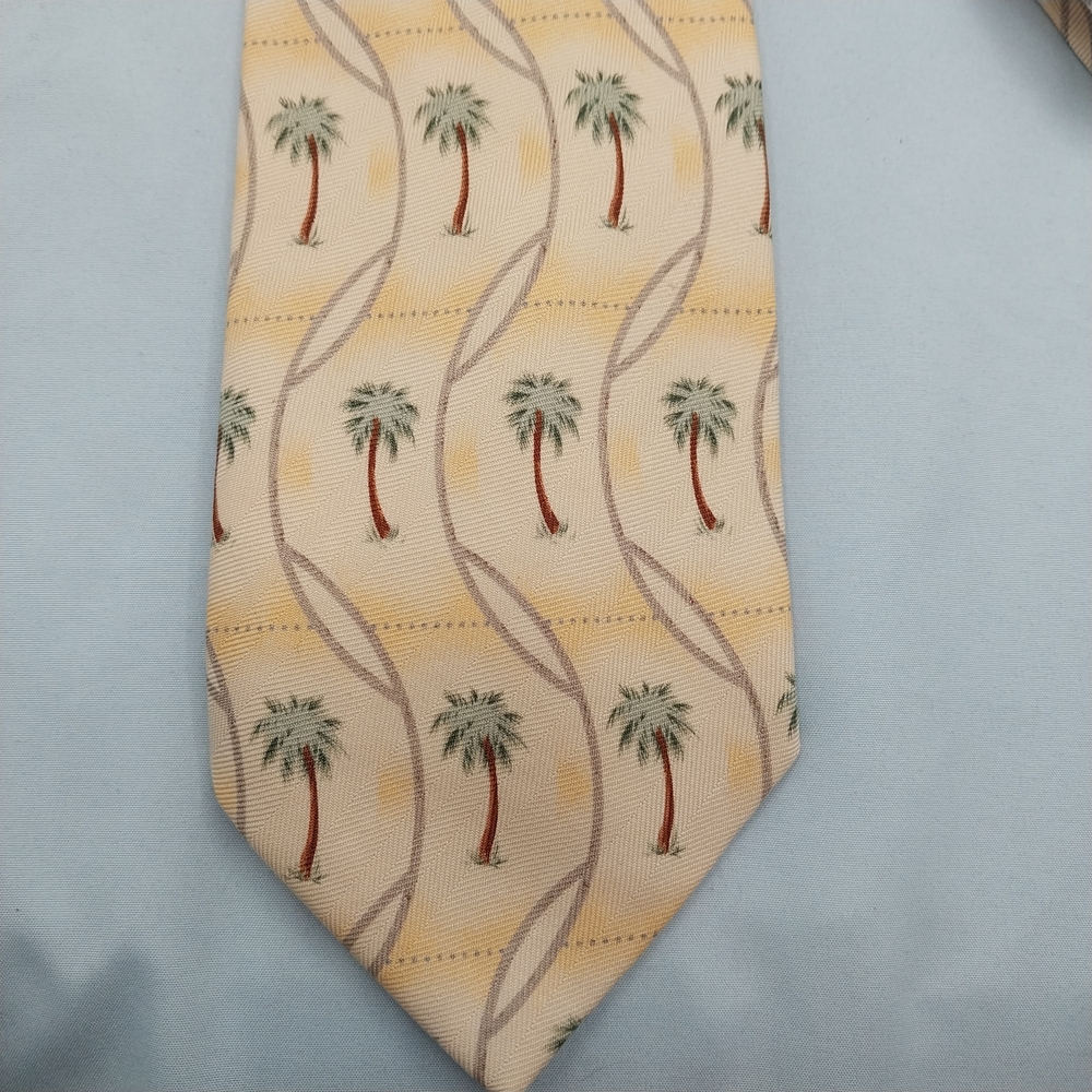 Tommy Bahama Necktie NWT